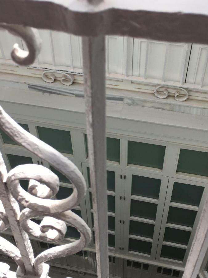 Diseno Y Confort Junto A La Catedral Cádiz Eksteriør billede