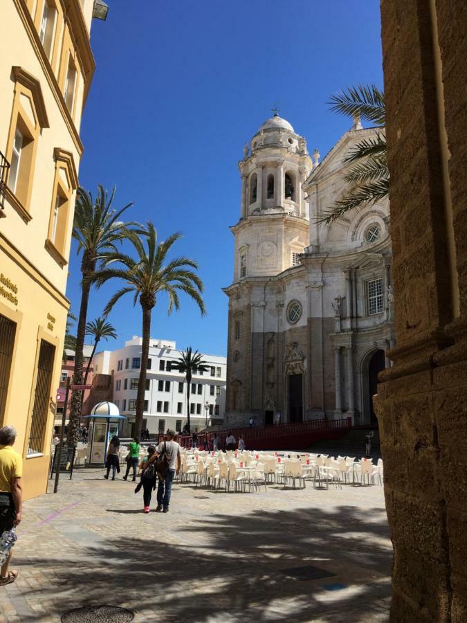 Diseno Y Confort Junto A La Catedral Cádiz Eksteriør billede